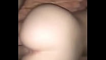 Волосатый пацанчик ласкает пенис перед камерой и кончает для себя на ладонь
